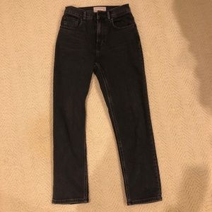 Everlane The Cheeky Straight Jean in Washed Black